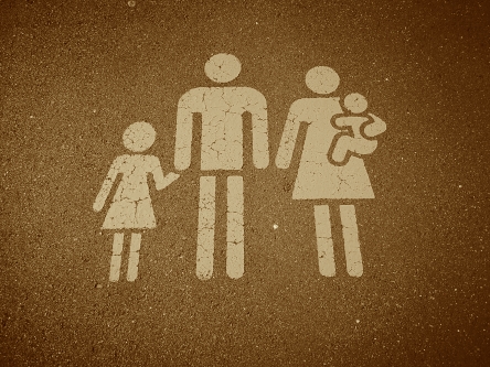 Events Wie Liebe im Familienalltag gelingen kann (Symbolfoto):Eine Piktogramm-Familie